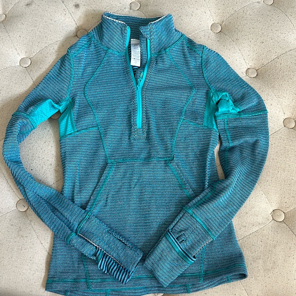 Ivivva girls athletic pullover long sleeve size 8